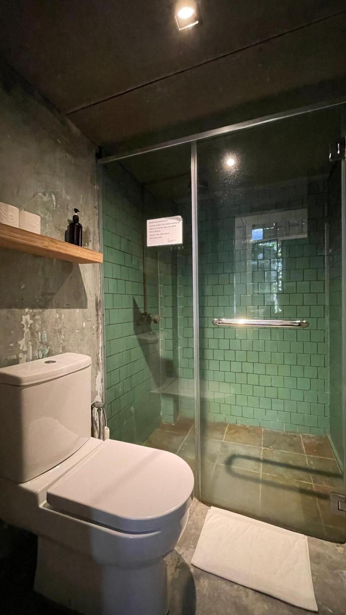 Belakang Kong Heng Ipoh Hotel エクステリア 写真