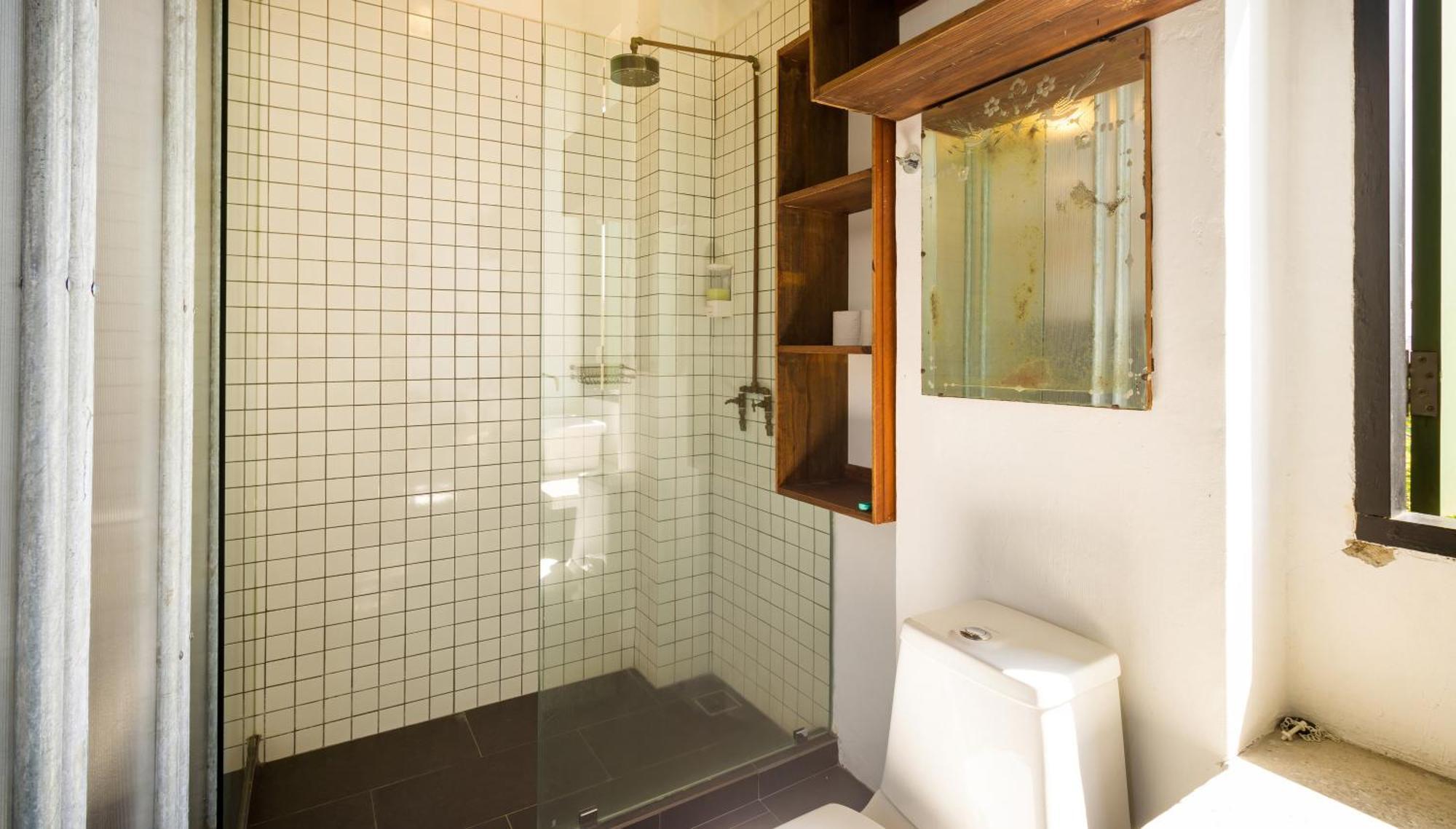 Belakang Kong Heng Ipoh Hotel エクステリア 写真