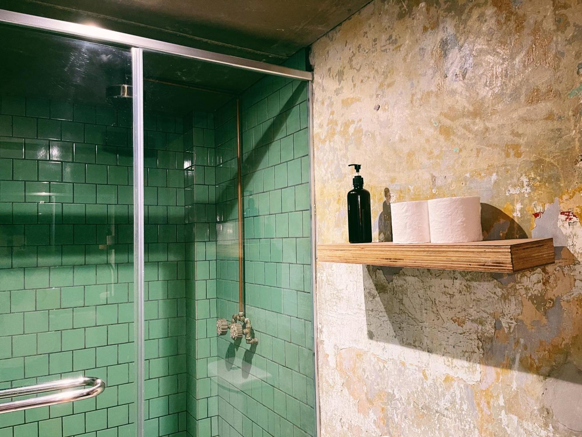Belakang Kong Heng Ipoh Hotel エクステリア 写真